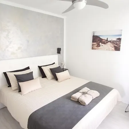 Portonovo Paraiso - Sea View - Piscina - Wifi - Old Town 아파트 *