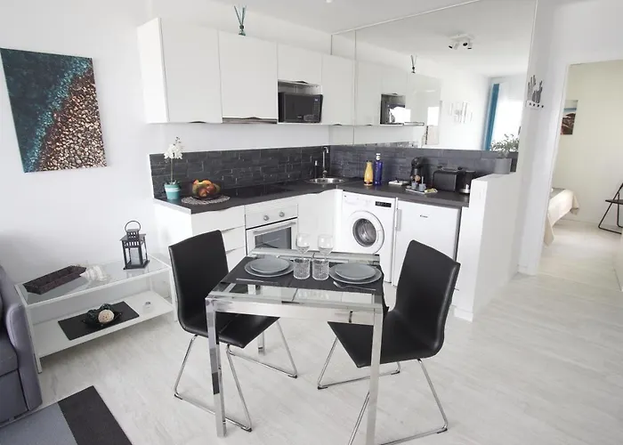 Portonovo Paraiso - Sea View - Piscina - Wifi - Old Town 卡门港